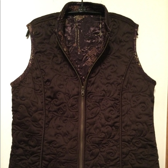 NWOT. Chico’s Reversible Quilted Vest, Dark Plum, XL. - Picture 5 of 9